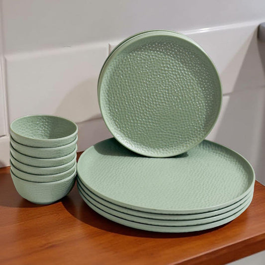 Quirky green melamine dinner set with textured finish – 14 pieces