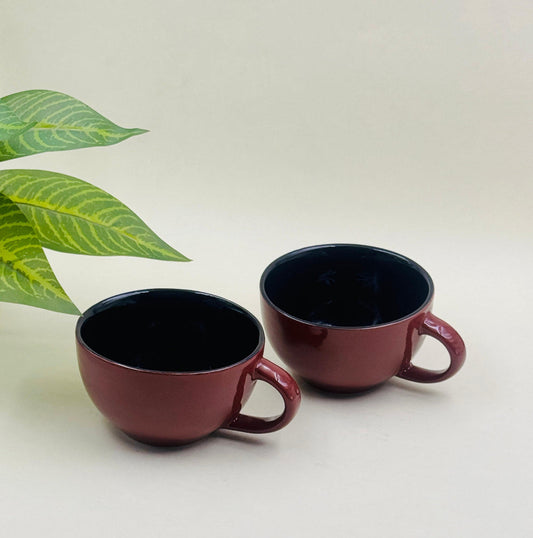 Large ceramic coffee mug for hot drinks