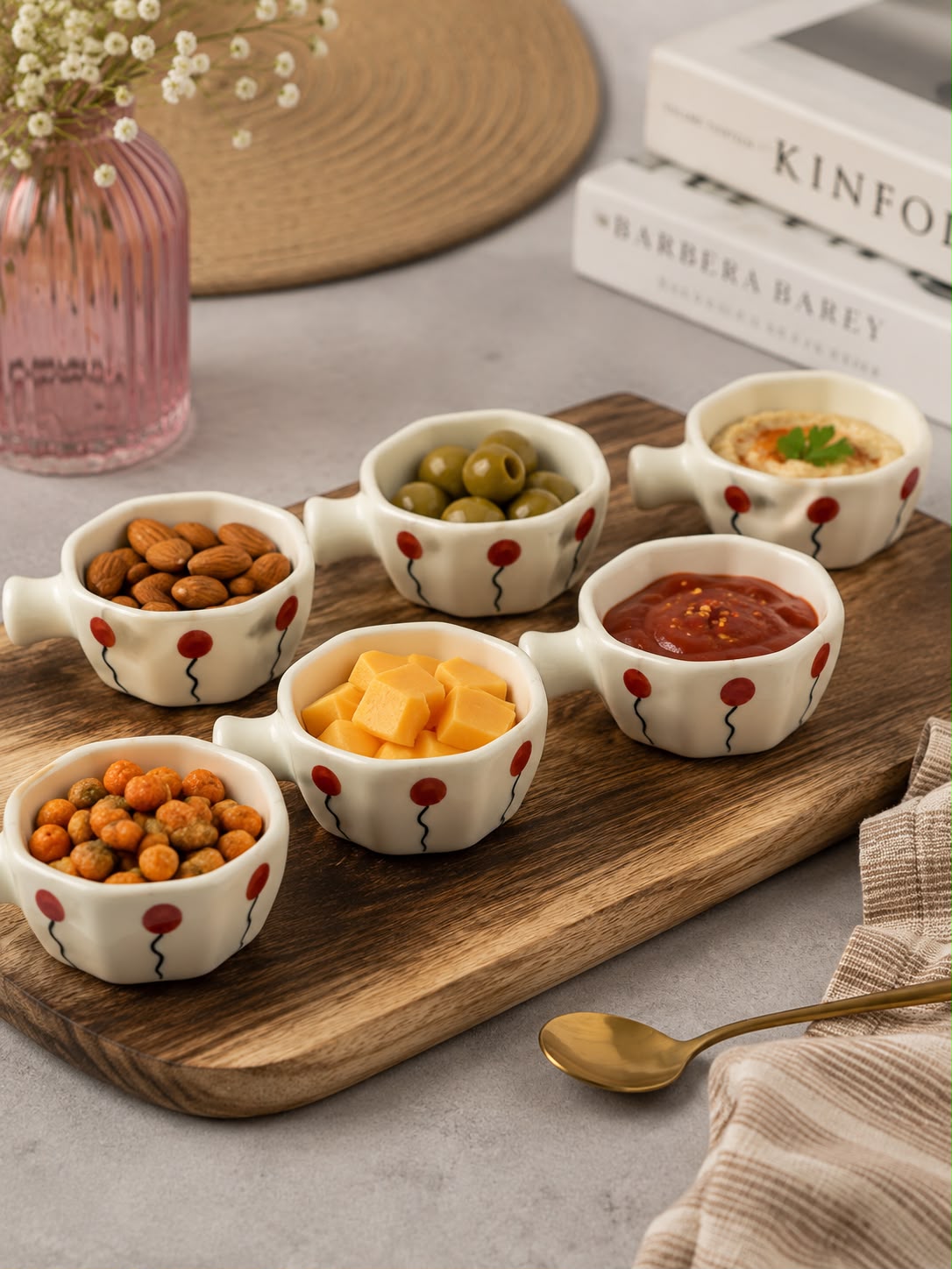 Modern ceramic bowls set with handle for dining table serving